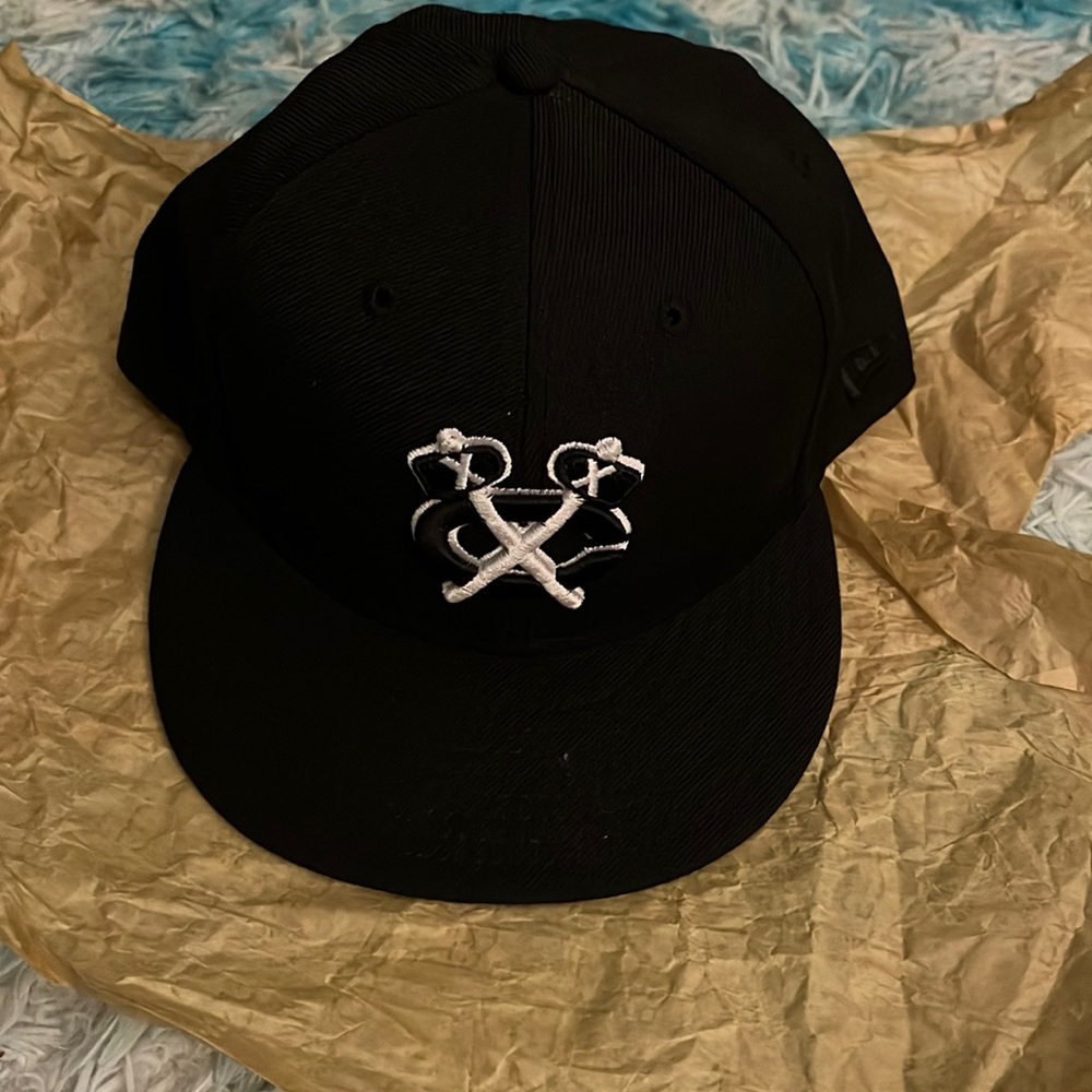 New era cap 7 5/8 black. Grey. White. New